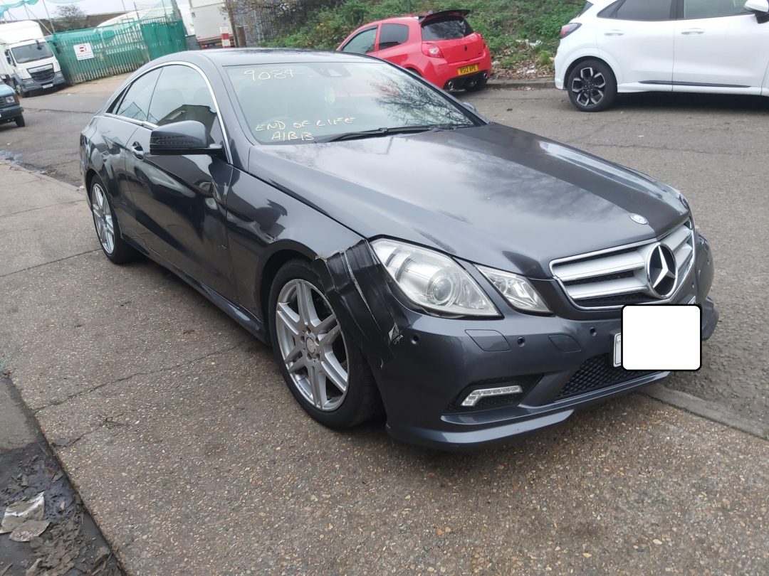 MERCEDES E350 BLUE CY SPORT CDI A