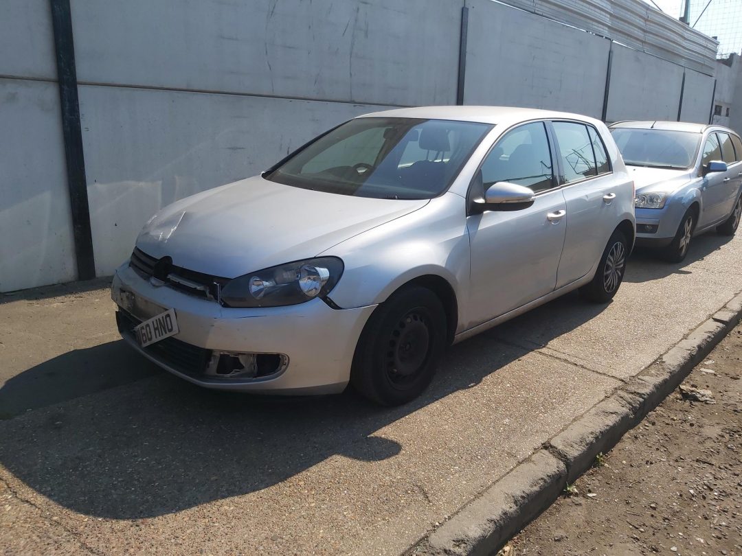 VOLKSWAGEN GOLF S TDI